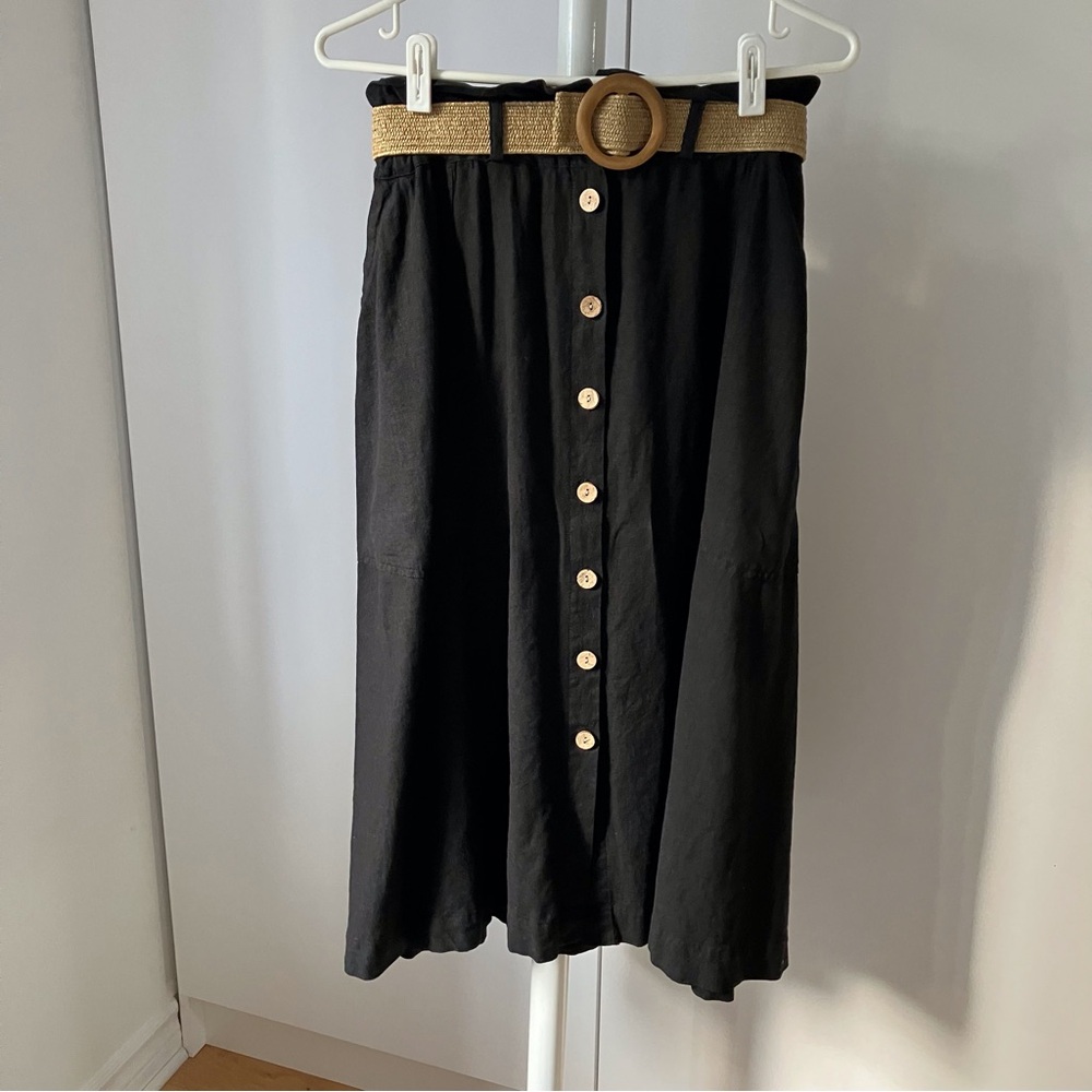 Black Midi Skirt with side slits and belt Size M